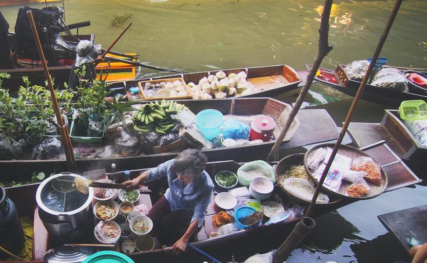 Thai boat market